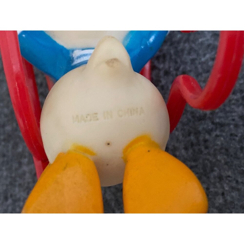 VTG ILLCO Disney Donald Duck Red Clip Rings Hanging Toy Figurine Baby - Picture 9 of 9